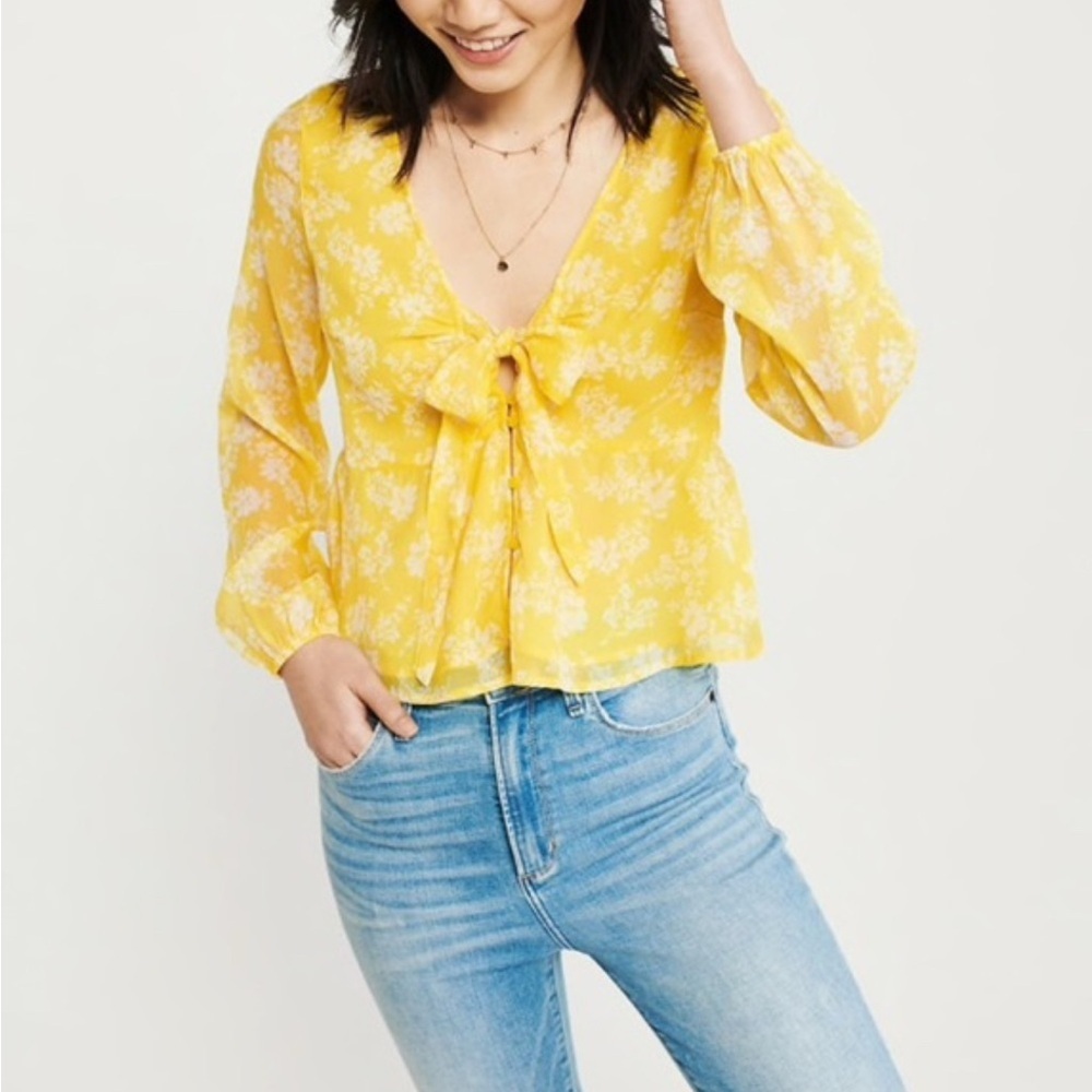Abercrombie & Fitch A&F Yellow Floral Chiffon Top Bow Tie Button Size Large